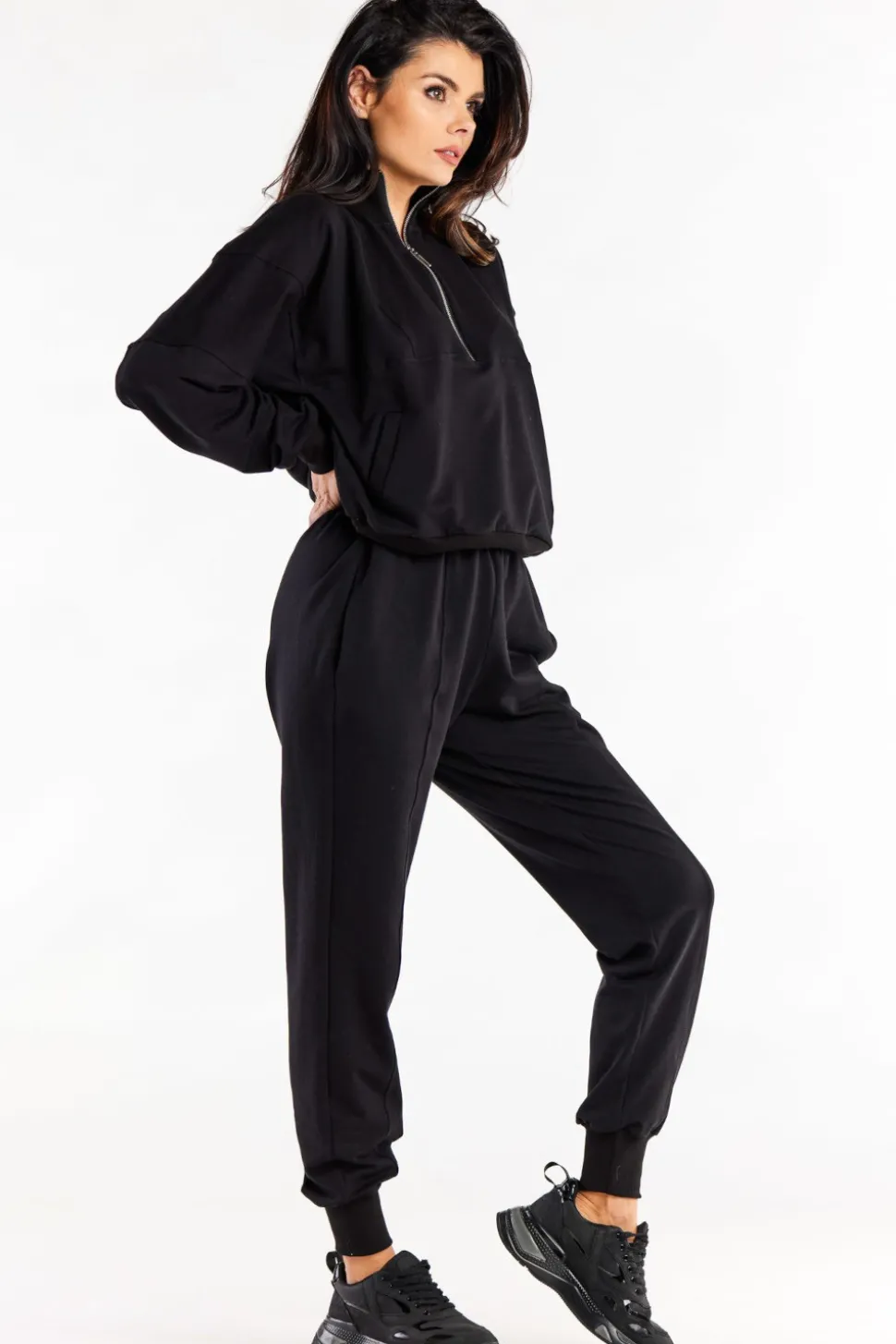 Bluza damska dresowa ze stójką - czarna