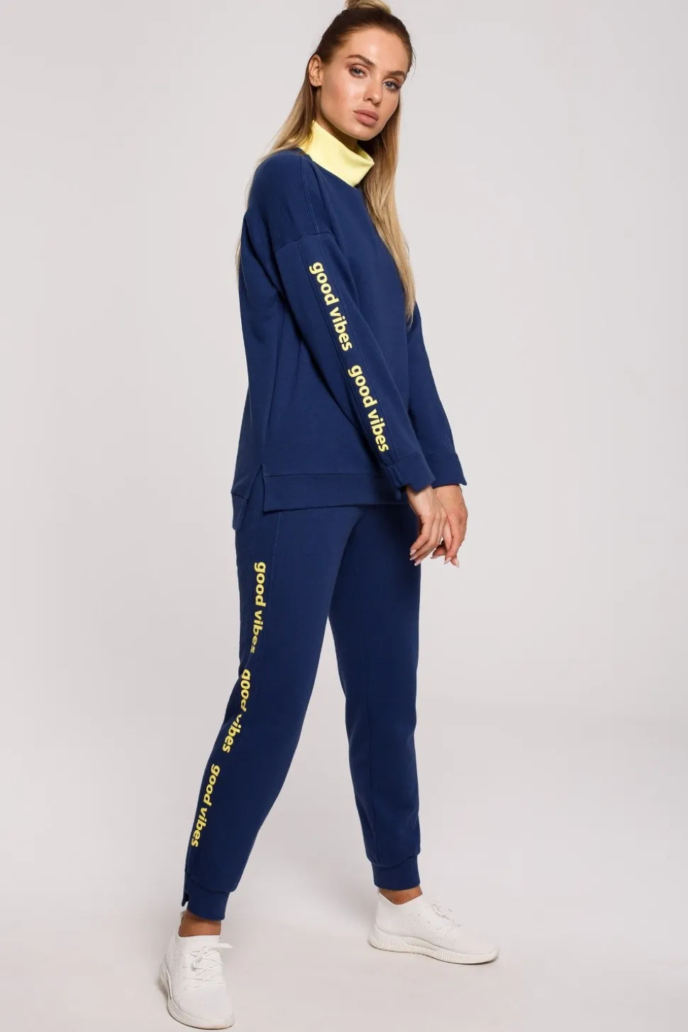 Bluza damska z logo good vibes - atramentowa