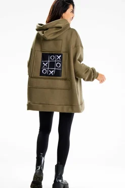 Bluza damska z ozdobnymi naszywkami - khaki