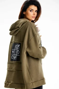 Bluza damska z ozdobnymi naszywkami - khaki