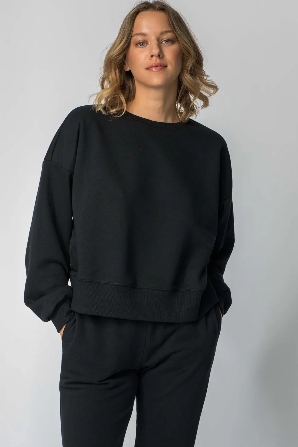 Bluza dresowa ze ściągaczami - czarna