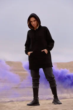 Bluza oversize z kieszenią typu kangurek - czarna