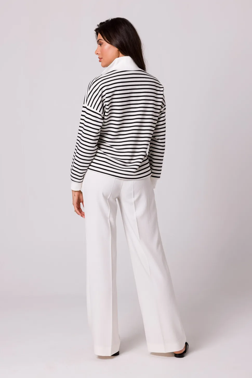 Bluza w paski z wysokim kołnierzem - model 1