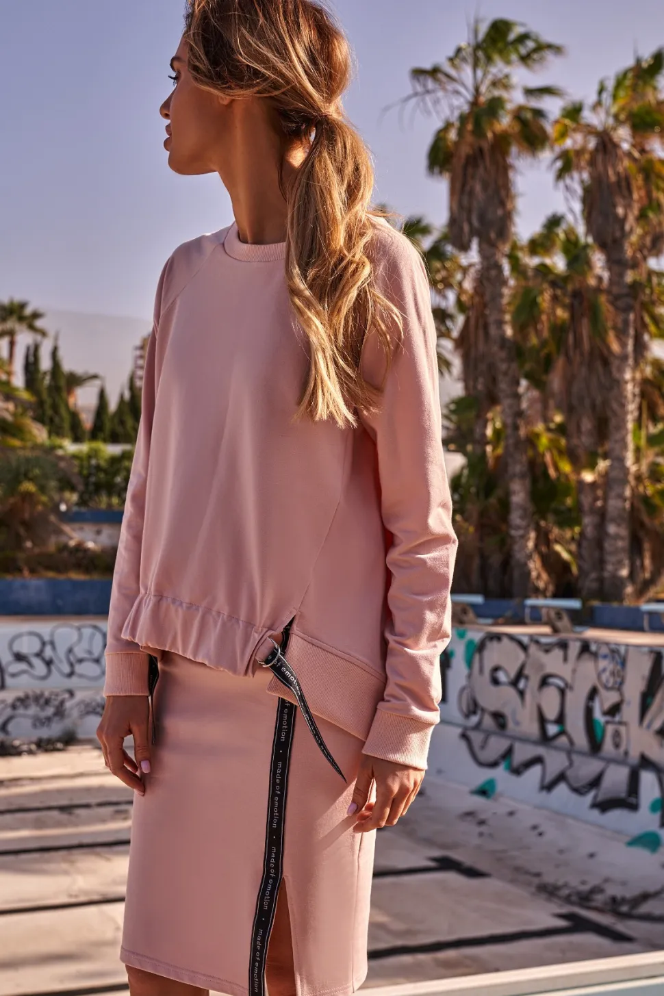 Bluza z klamerkami i lampasami - cukierkowo-różowa
