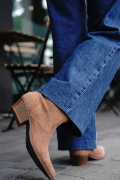 Buty do kostek na grubym obcasie Abner - brązowe