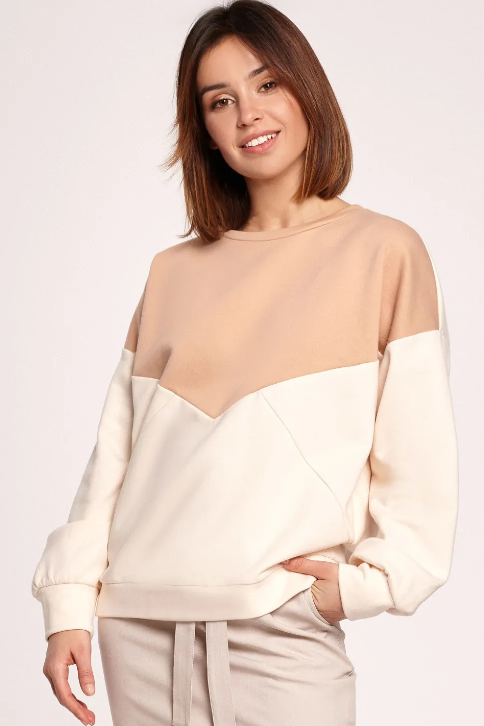 Dwukolorowa bluza o luźnym kroju - model 4