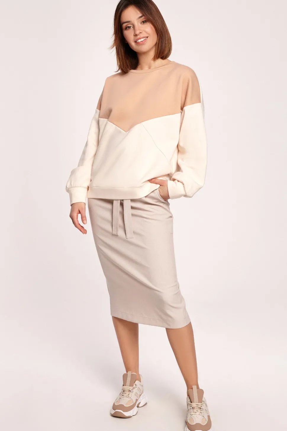 Dwukolorowa bluza o luźnym kroju - model 4