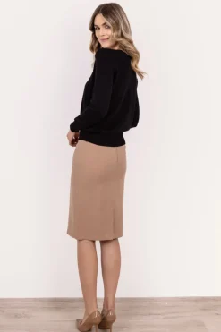 Dzianinowy sweter z dekoltem w serek – czarny