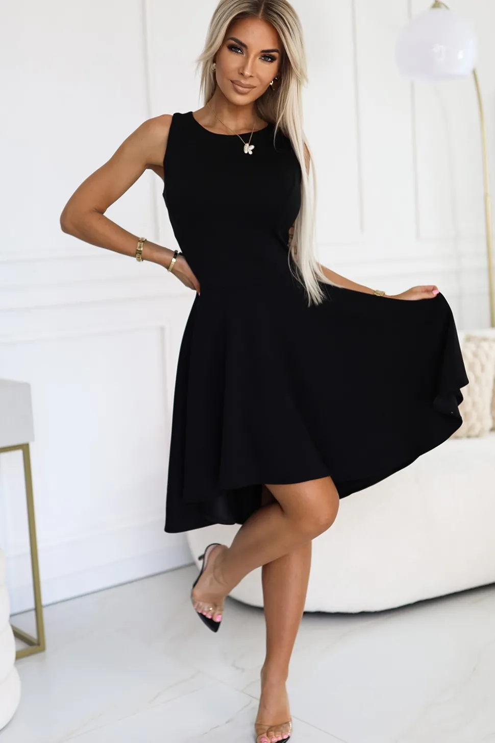 Elegancka sukienka z asymetrycznym dołem - czarna