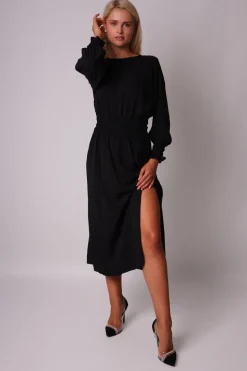 Elegancka sukienka z elastyczną talią - czarna