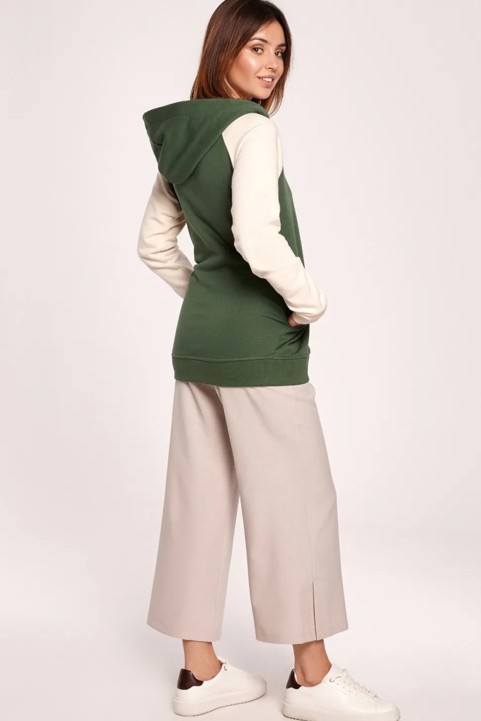 Kolorowa bluza z zamkiem - model 1