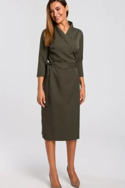 Kopertowa sukienka z paskiem w talii - khaki OUTLET