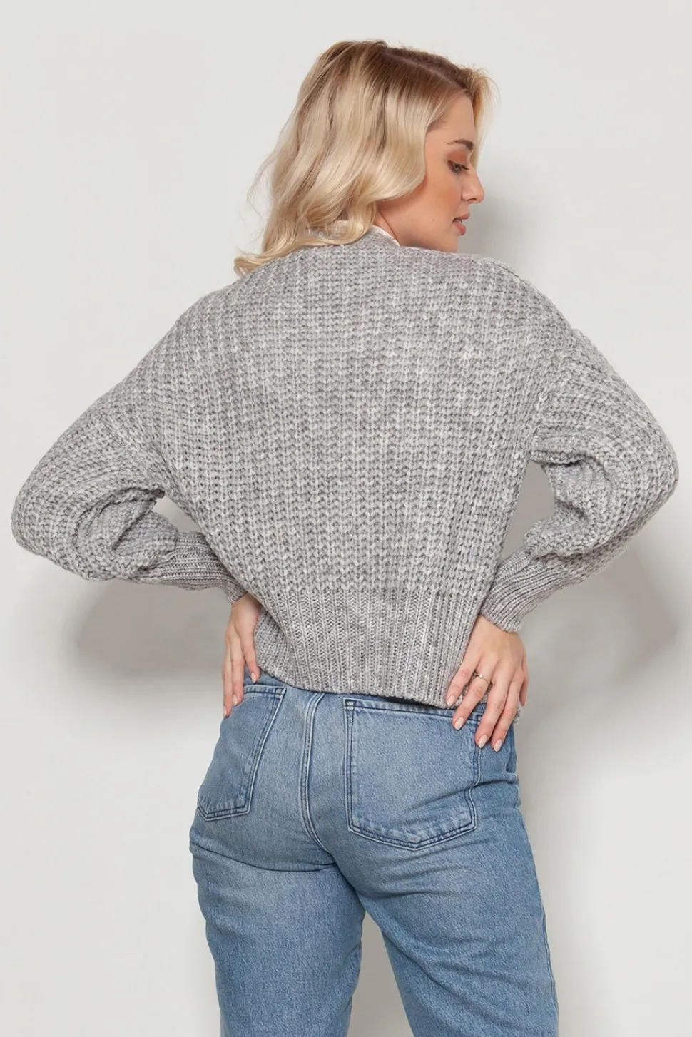 Krótki sweter bez zapięcia - szary