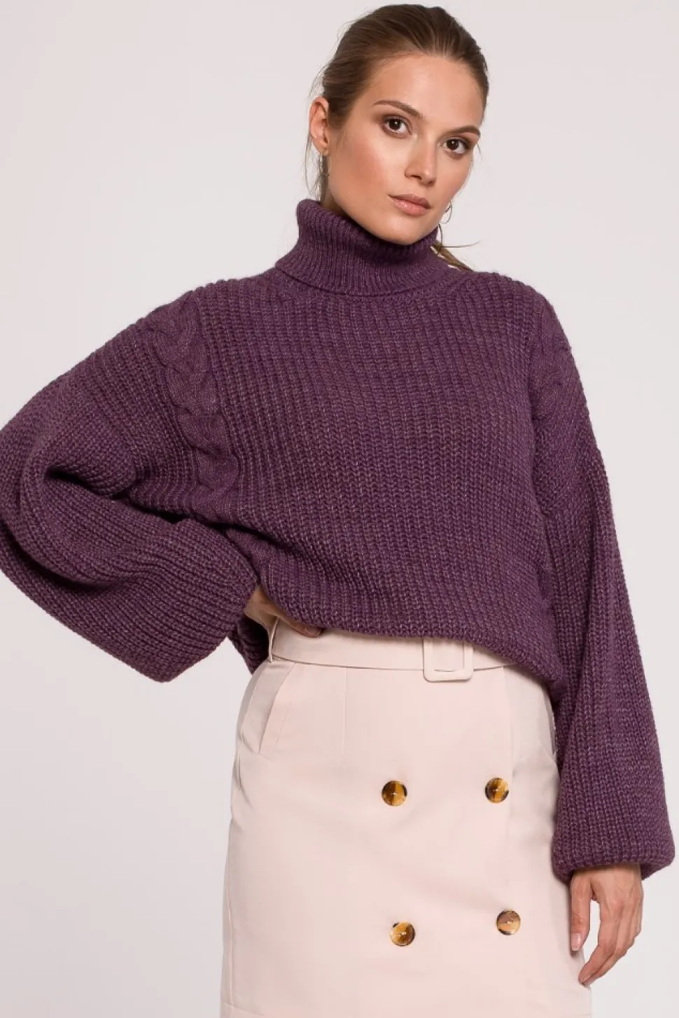 Krótki sweter z golfem - fioletowy