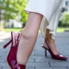 Lakierowane czółenka slingback Zola - bordowe