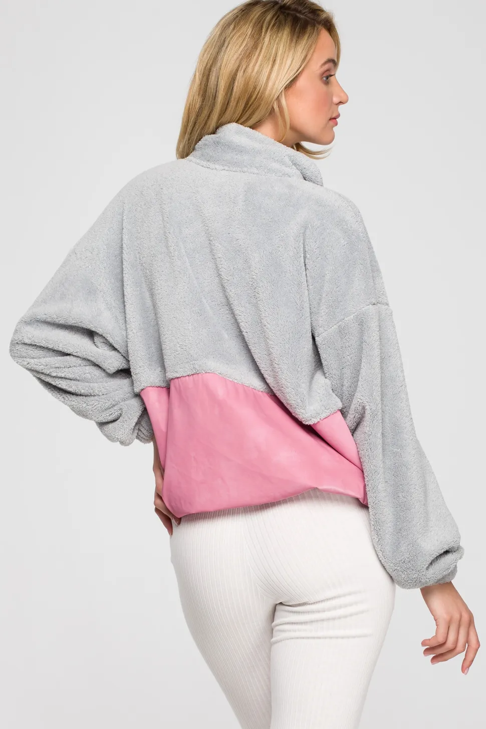 Luźna bluza pluszowa z kieszenią - model 2