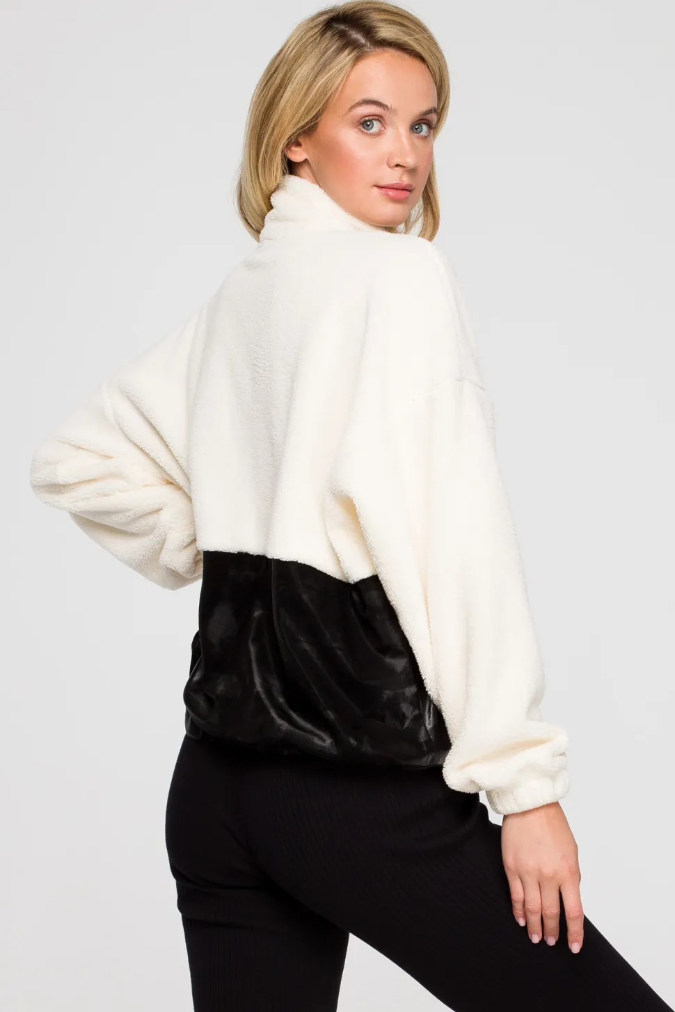 Luźna bluza pluszowa z kieszenią - model 1