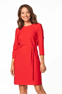 Prosta sukienka midi z wiązaniem - malinowa