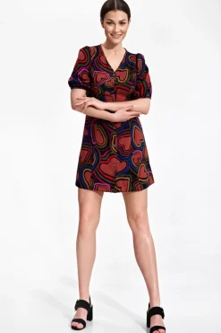 Rozkloszowana sukienka mini z dekoltem V - wzór 136
