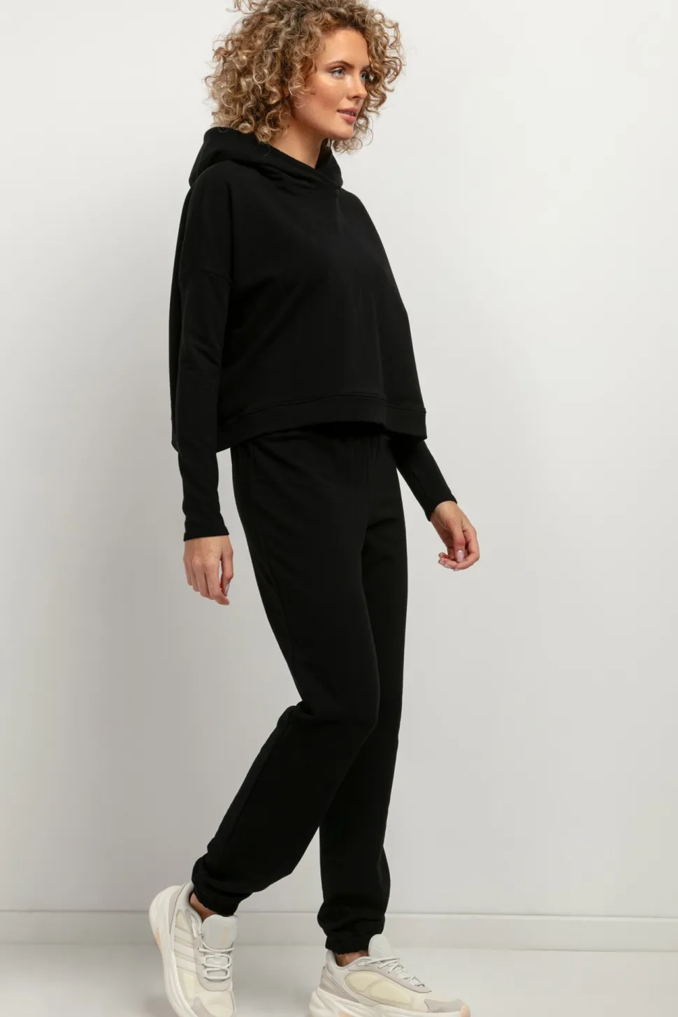 Spodnie dresowe typu jogger - czarne