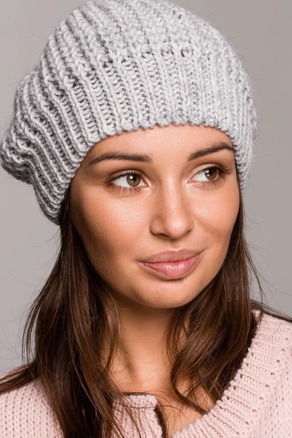 Stylowy ciepły beret - szary