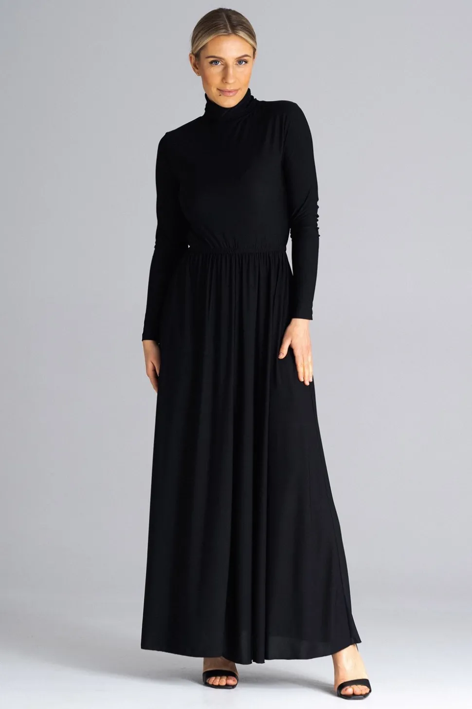 Sukienka maxi z długim rękawem i golfem - czarna