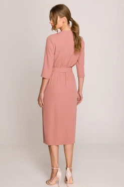 Sukienka midi z paskiem w talii - różana