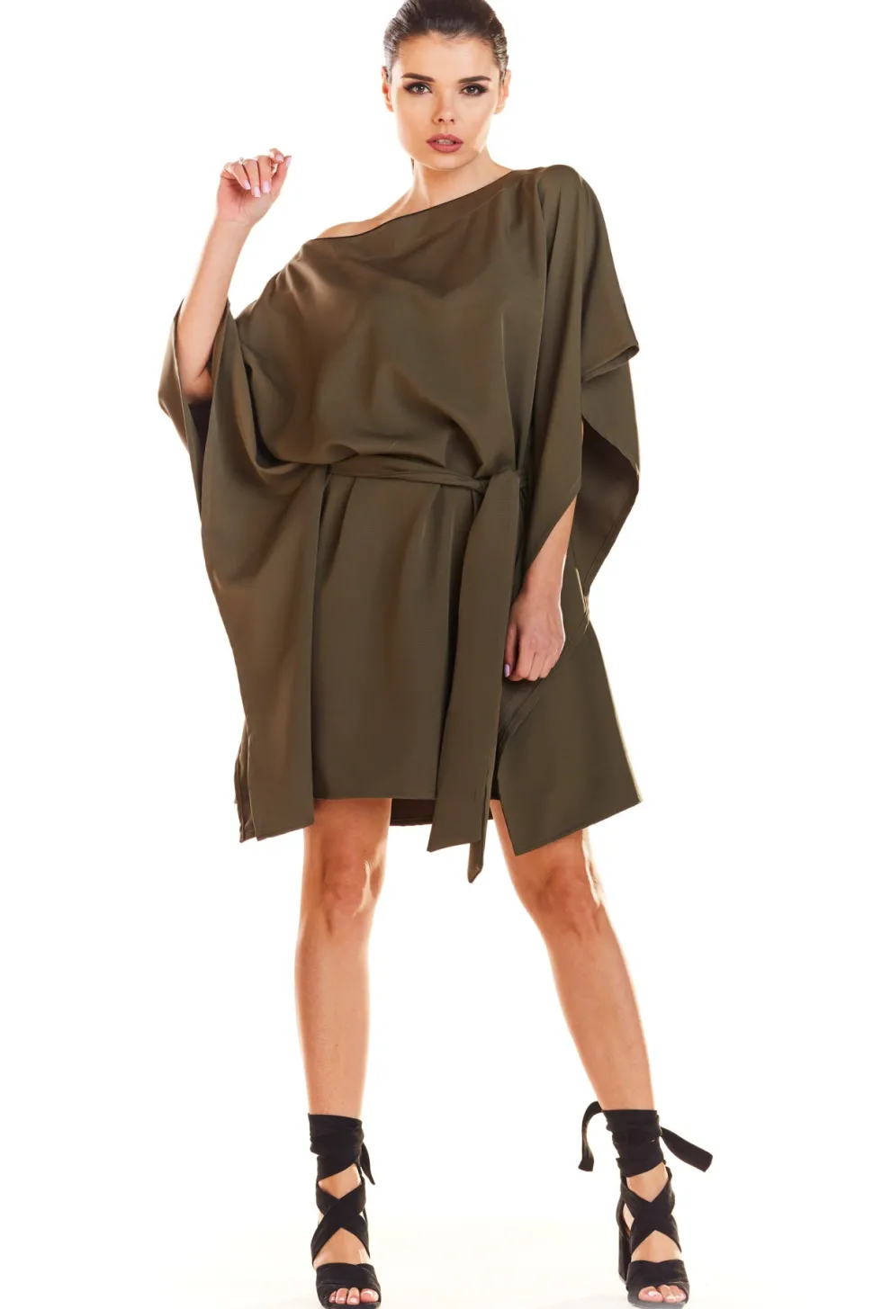 Sukienka oversize z opadającym ramieniem - khaki