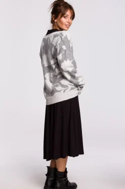Sweter w kwiaty - model 1