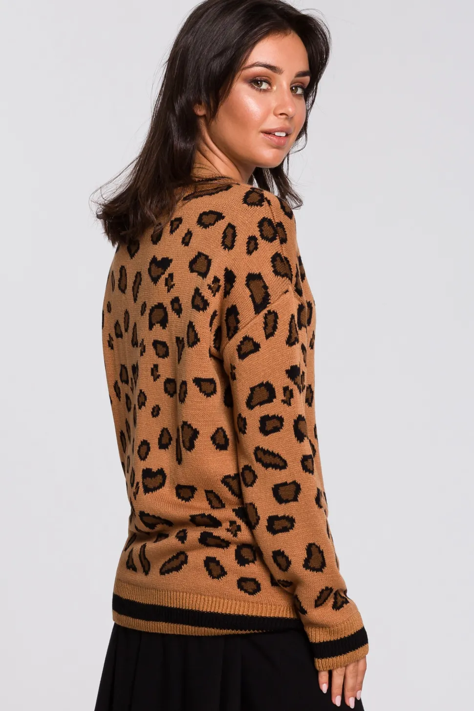 Sweter w lamparcie cętki - model 4