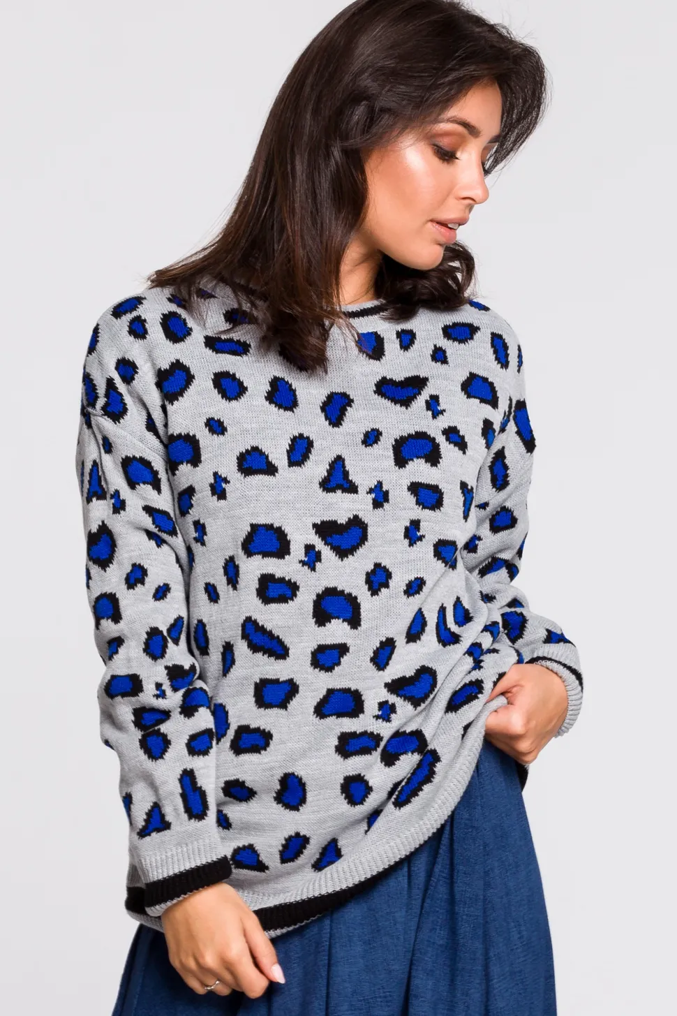 Sweter w lamparcie cętki - model 3