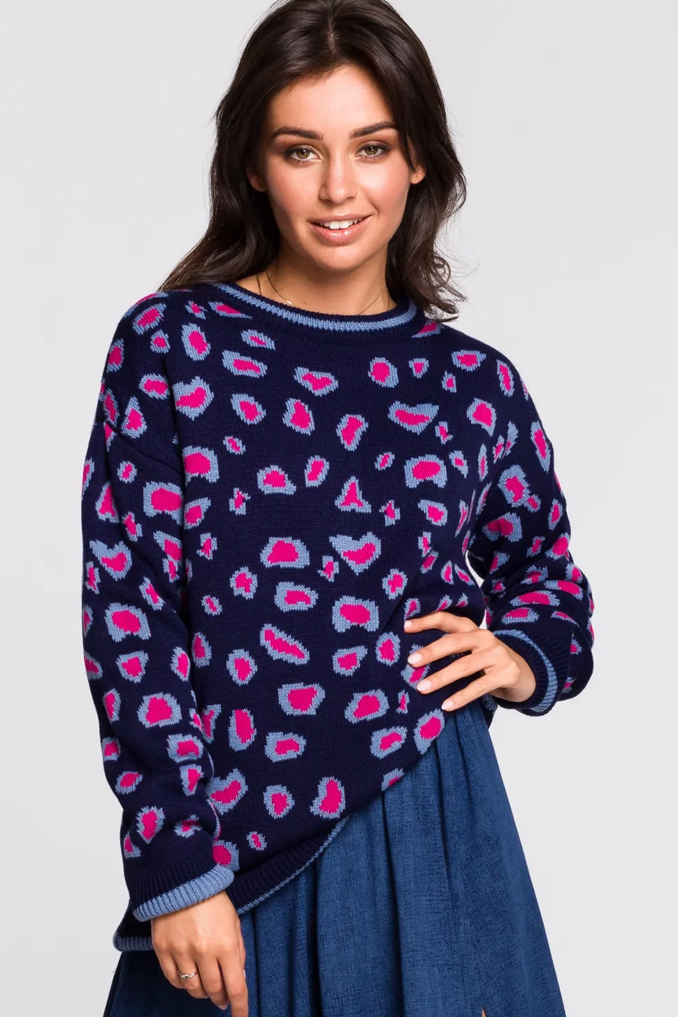 Sweter w lamparcie cętki - model 1
