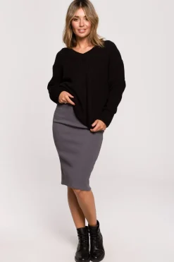 Sweter z dekoltem w serek - czarny