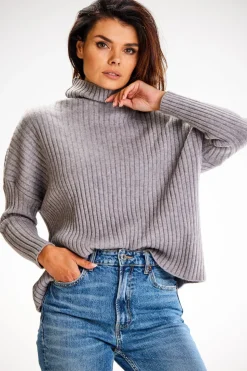 Sweter z golfem - szary