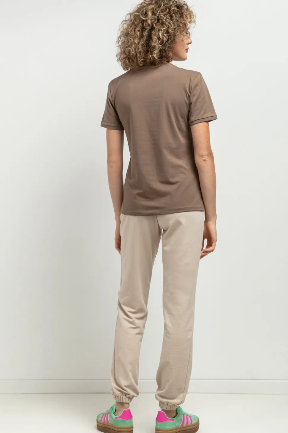 T-shirt damski z krótkim rękawem - cappuccino