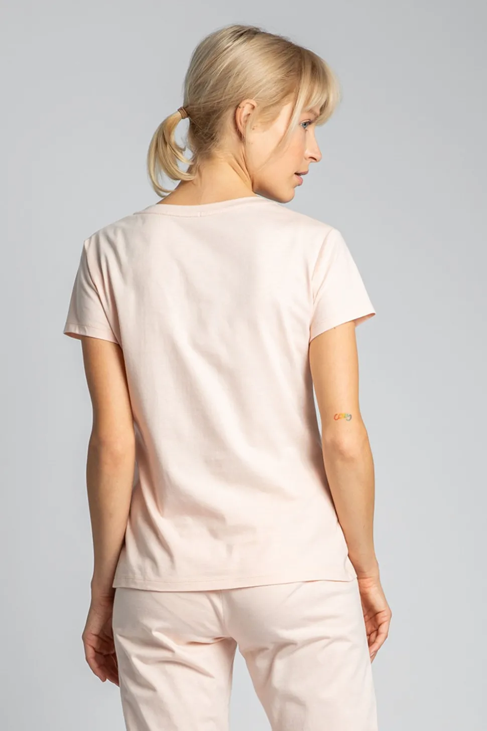 T-shirt do spania z dekoltem w serek - brzoskwiniowy