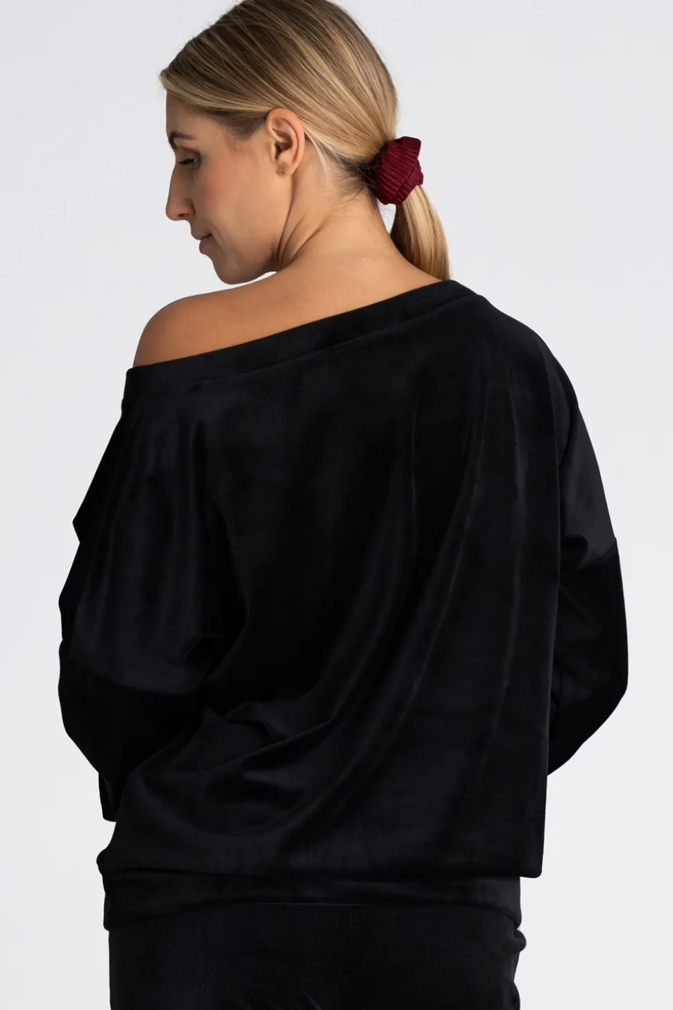 Welurowa bluza damska oversize - czarna