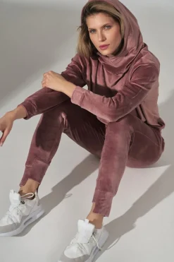 Welurowa bluza z kapturem - różowa