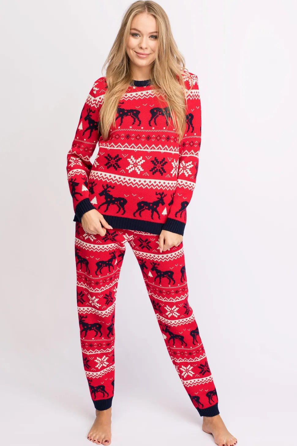 Świąteczny sweter w renifery - czerwony